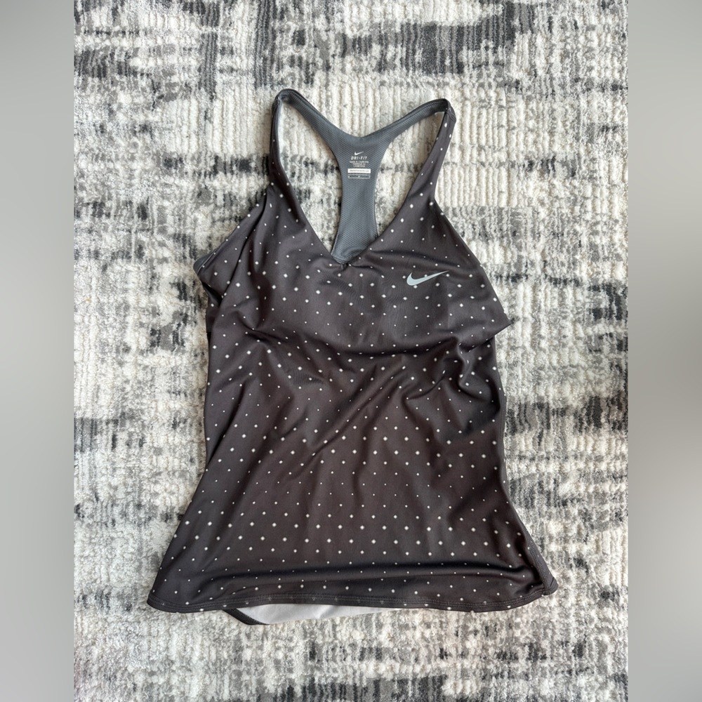 Nike Women's Tennis Shirt. Size Medium.